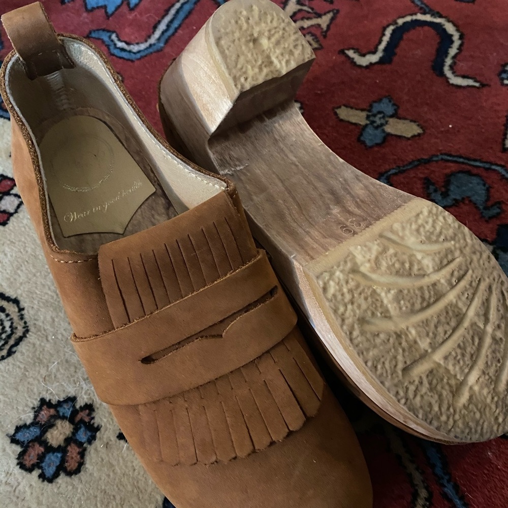 No. 6 clogs